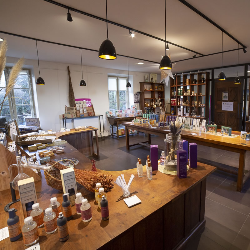 Boutique Ô Provence de l'Artemisia museum, Forcalquier